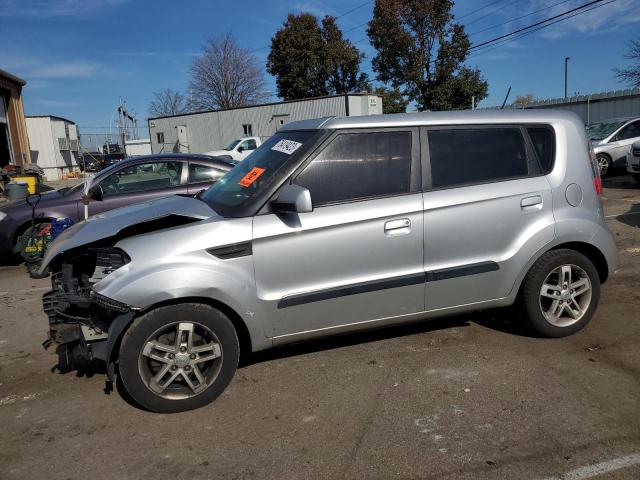 2010 Kia Soul +