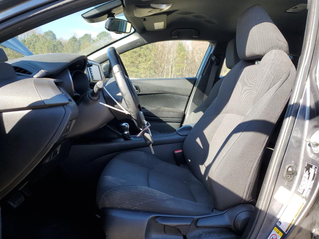 NMTKHMBX2JR033811 TOYOTA C-HR 2018