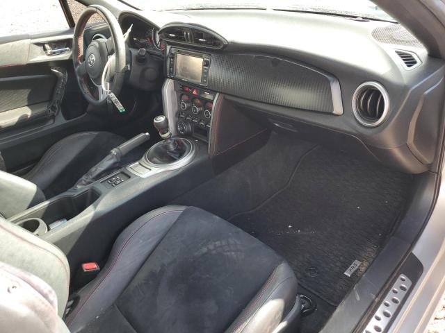  TOYOTA SCION 2014 Сріблястий
