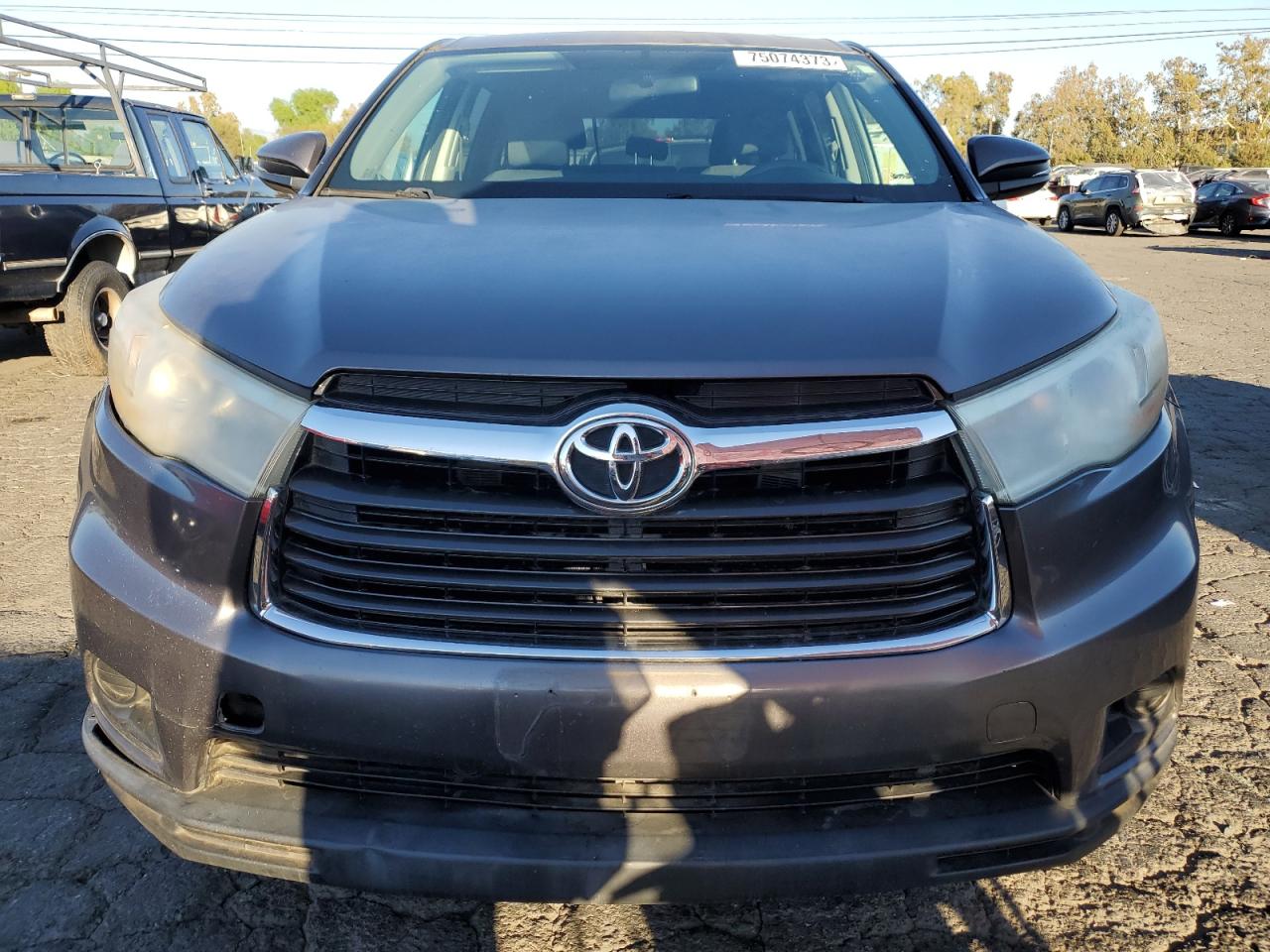 2014 Toyota Highlander Le vin: 5TDZARFH1ES006383