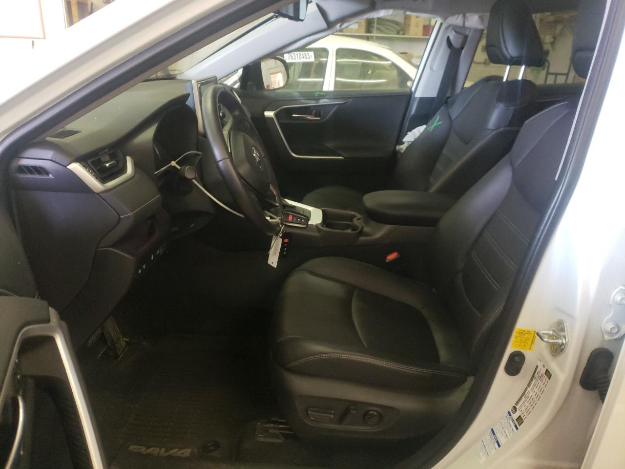 2T3N1RFVXKW079864 TOYOTA RAV4 2019