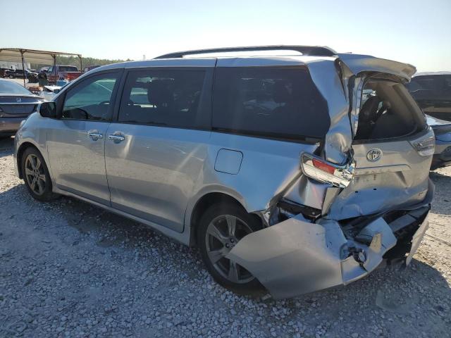 5TDXZ3DC8JS952236 2018 TOYOTA SIENNA, photo no. 2