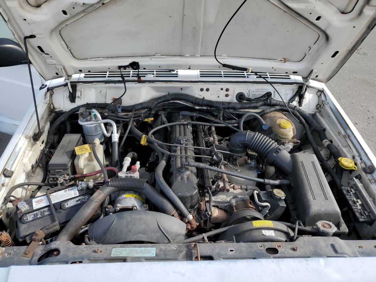 1J4FF48S7YL108089 2000 Jeep Cherokee Sport