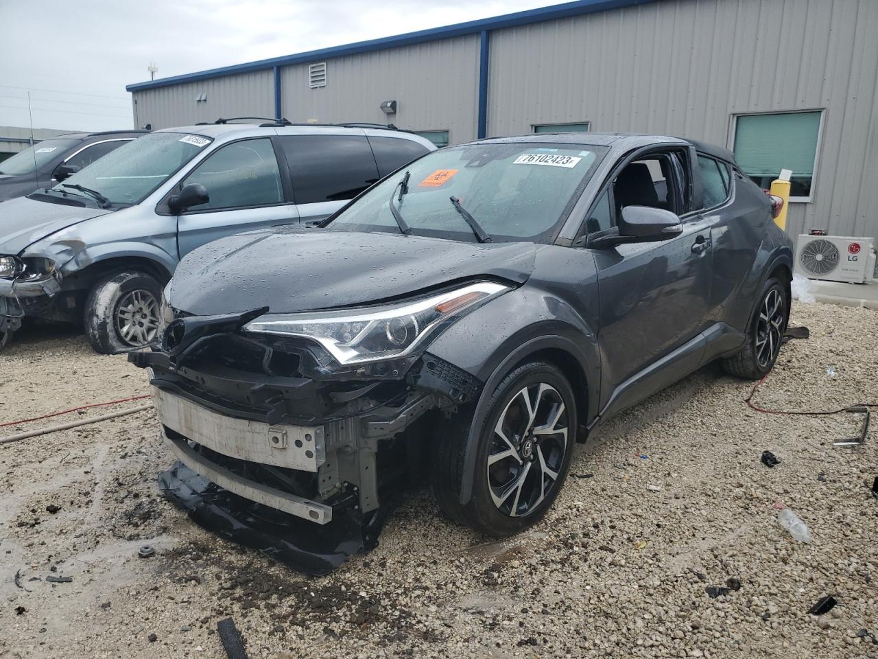 TOYOTA C-HR XLE