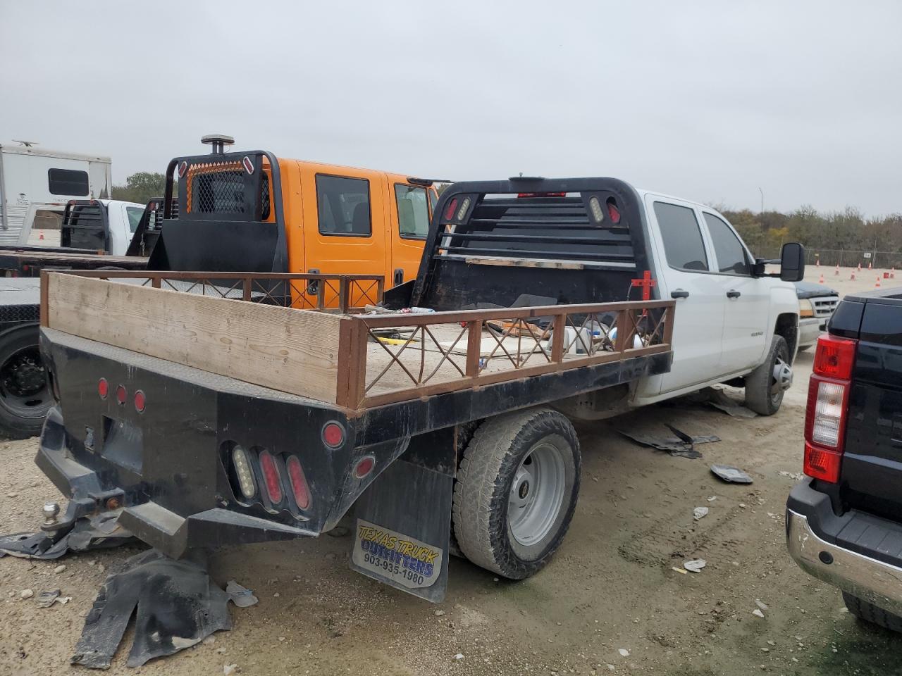 1GB4KVCG9KF170640 CHEVROLET ALL Models 2019