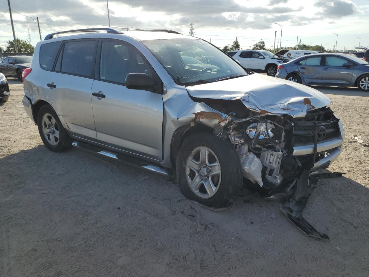 JTMZF4DV0B5036232 2011 Toyota Rav4