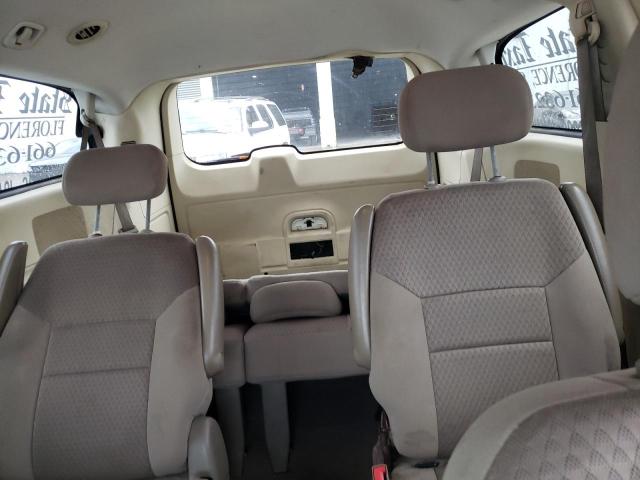 2008 Chrysler Town & Country - Image 10
