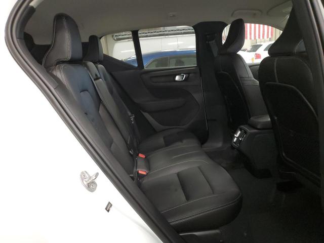 2024 VOLVO XC40 CORE - YV4L12UK4R2202324