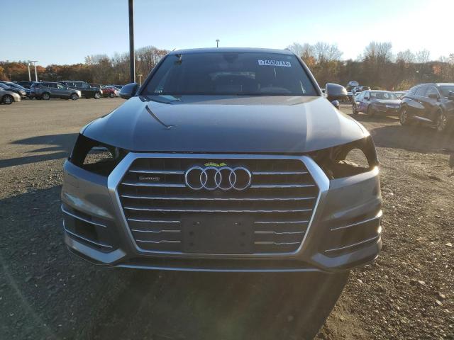 WA1LAAF76HD028713 Audi Q7 Premium Plus