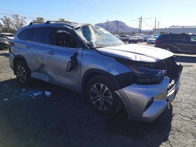 VIN 5TDGZRAH4NS095776 2022 Toyota Highlander, Xle no.4