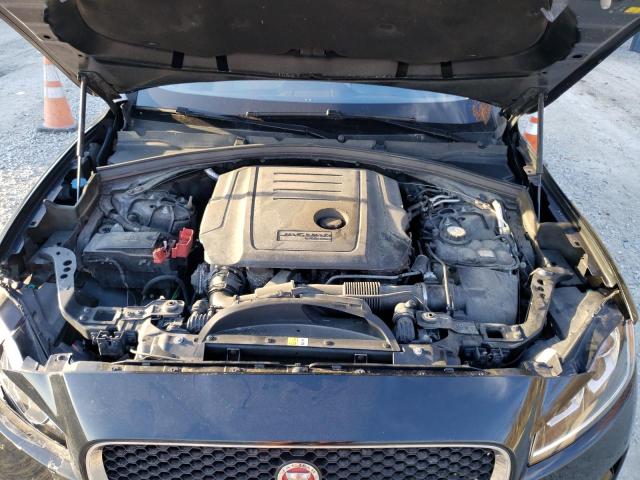 SADCJ2BN4HA095185 Jaguar F-pace Premium