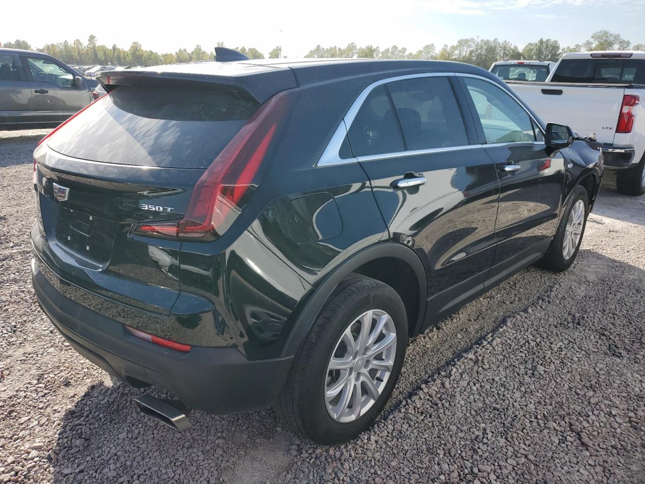 2022 Cadillac Xt4 Luxury vin: 1GYAZAR43NF125143