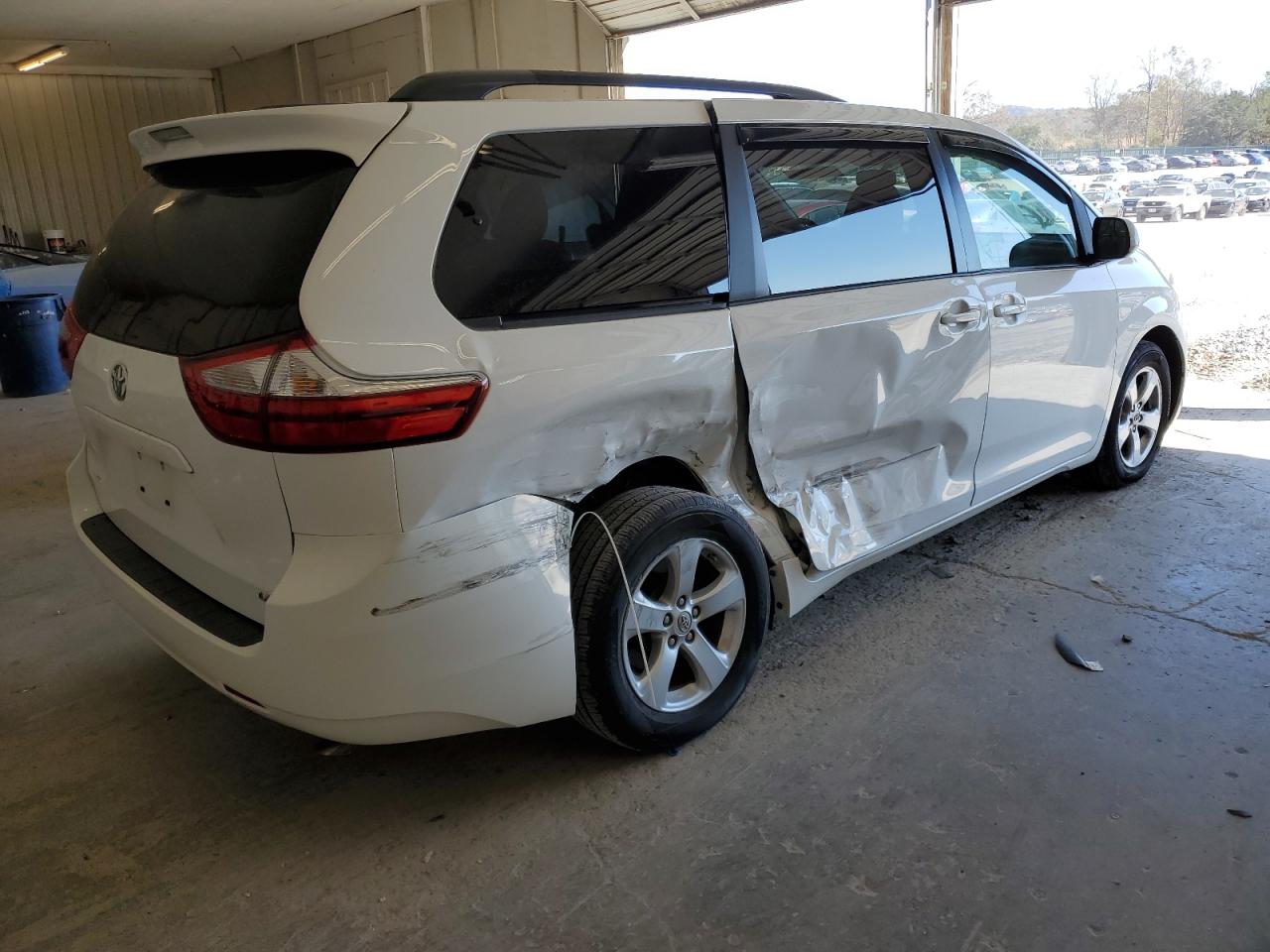 5TDKK3DC8FS613367 2015 Toyota Sienna Le