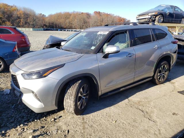 VIN 5TDGZRBH4NS575671 2022 Toyota Highlander, Xle no.1