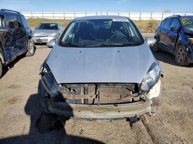  FORD FIESTA 2016 Сріблястий