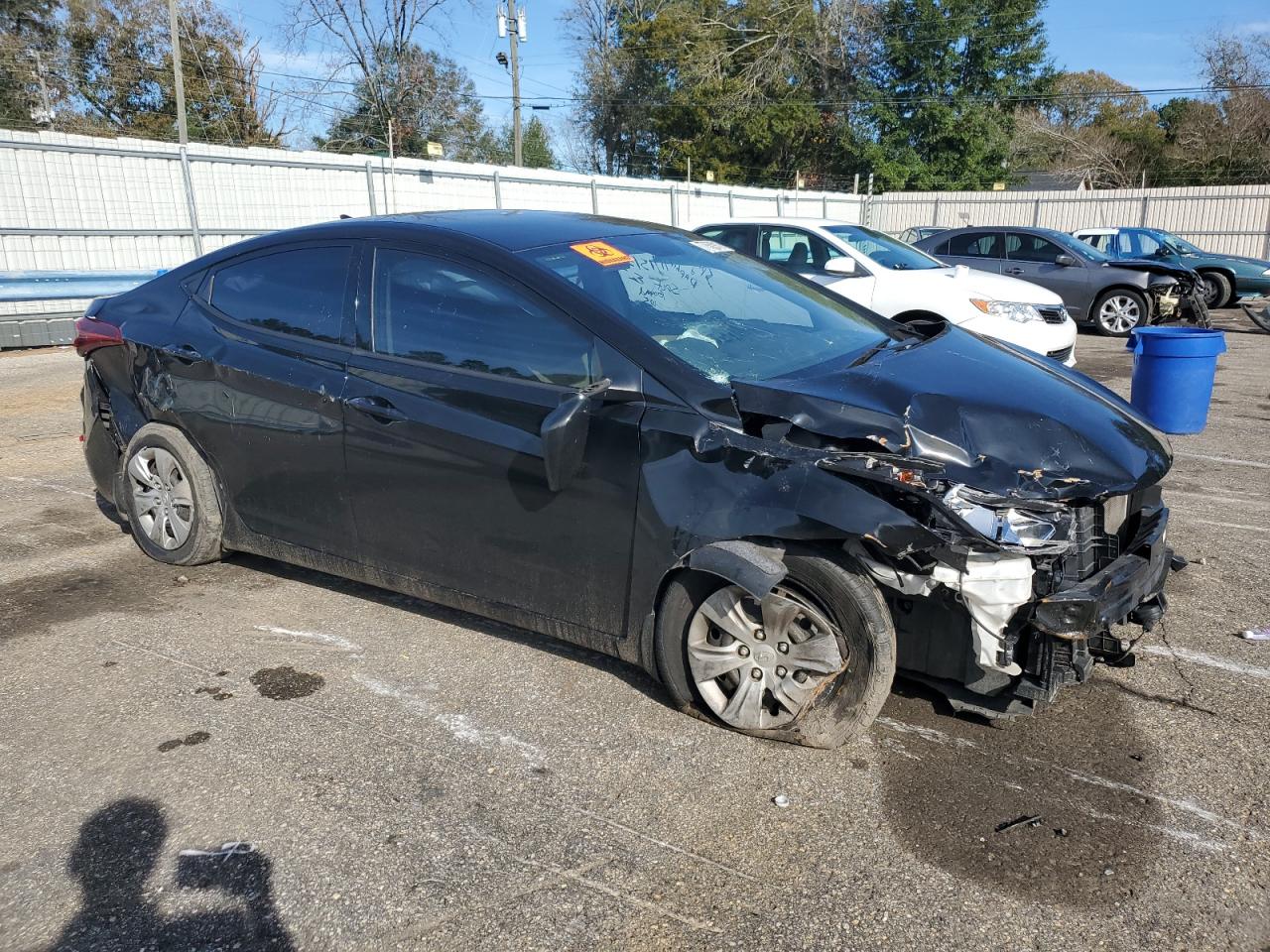 KMHDH4AE2GU646022 2016 Hyundai Elantra Se