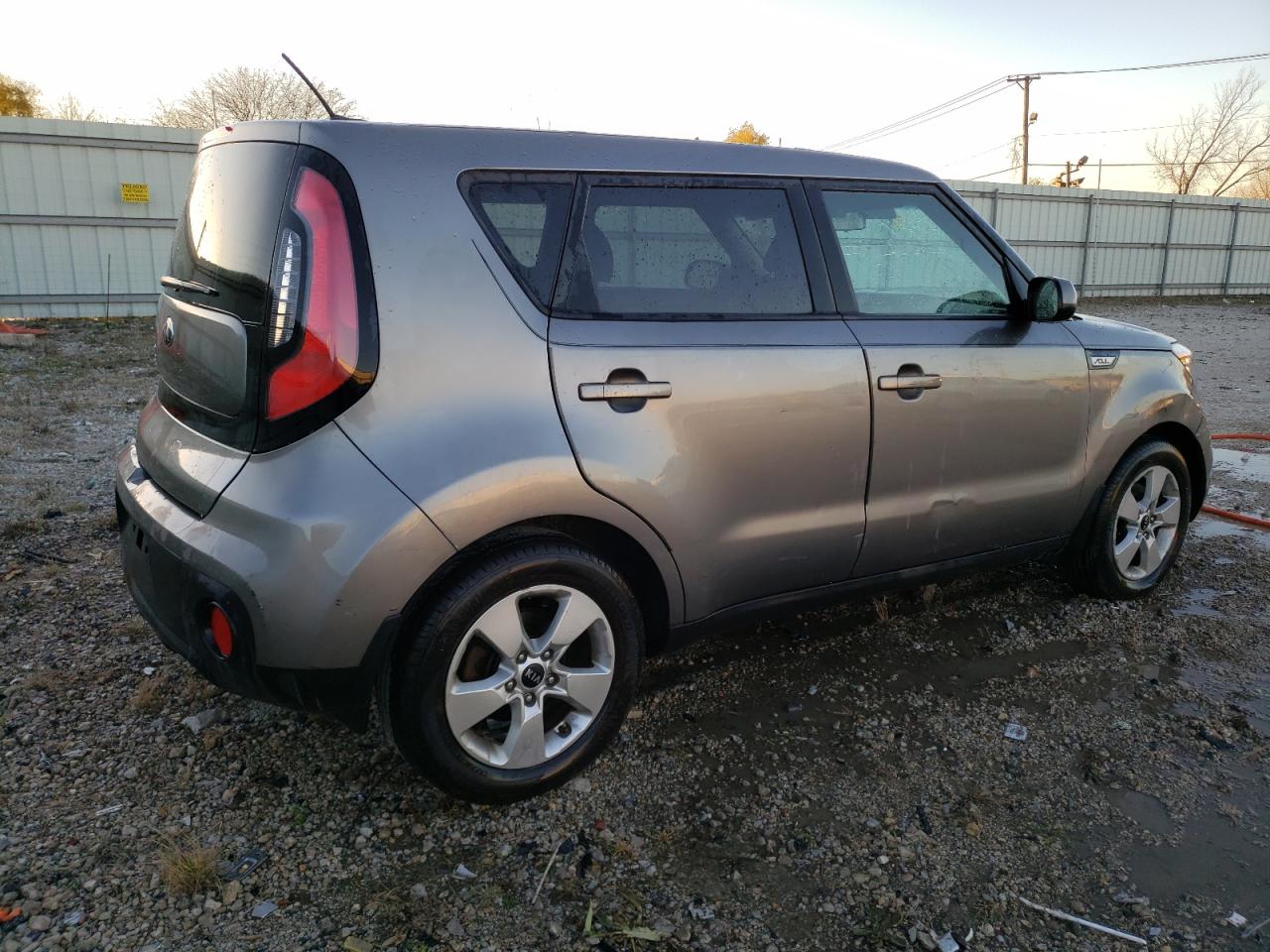 KNDJN2A25J7553933 2018 Kia Soul