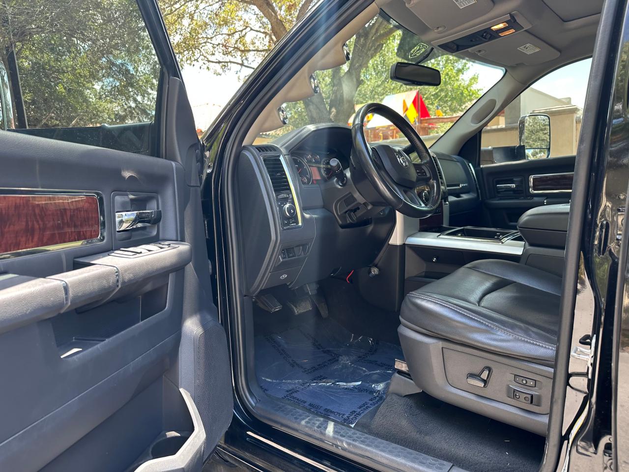 3C63DRML6CG203217 2012 Dodge Ram 3500 Laramie