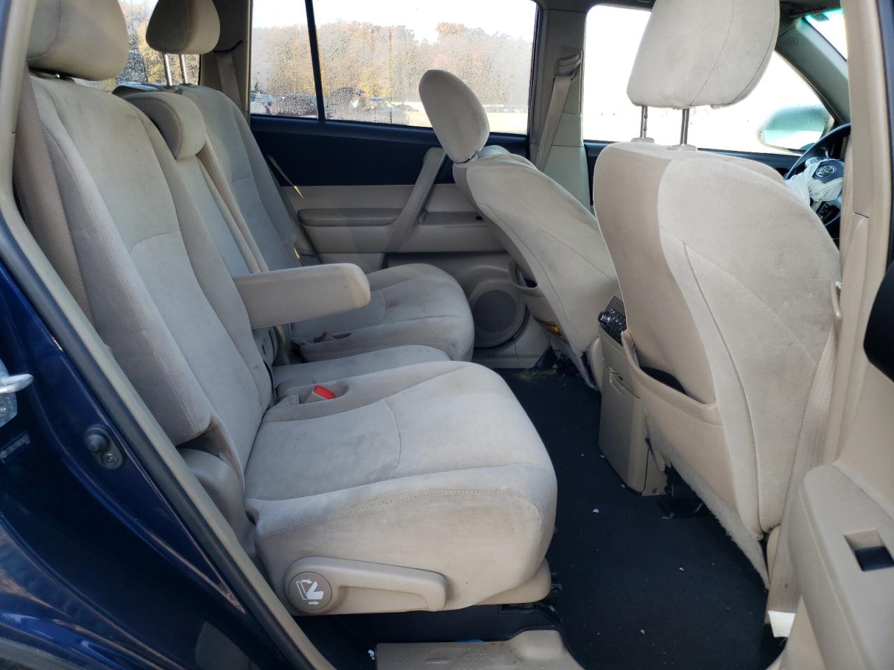 5TDBK3EHXBS046955 2011 Toyota Highlander Base