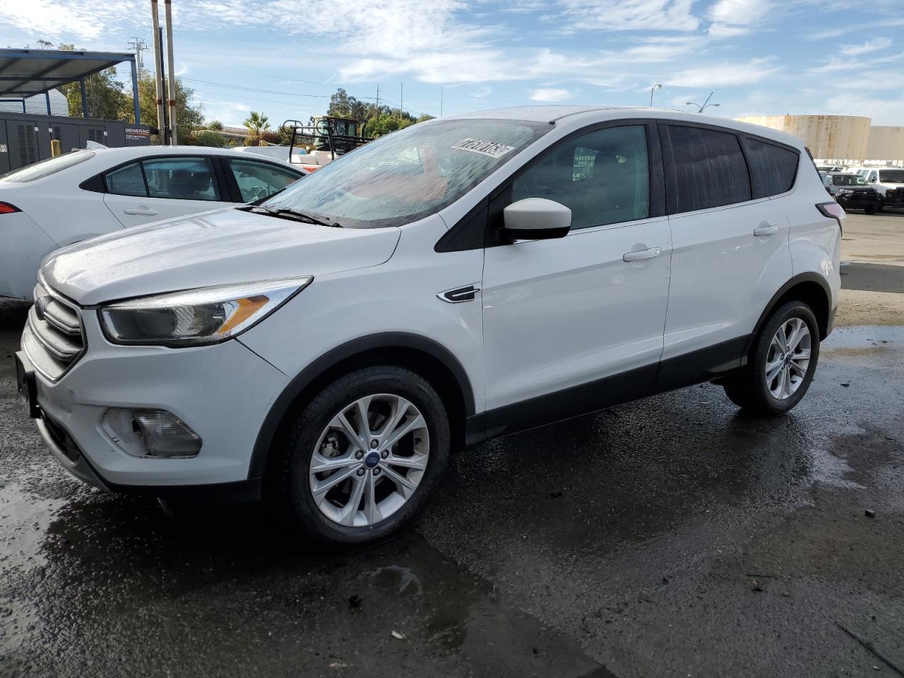 1FMCU0GD1HUE94895 FORD ESCAPE 2017