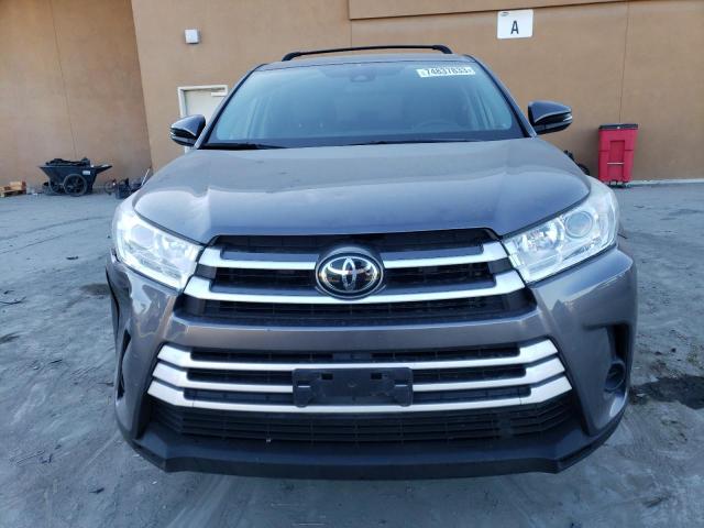 VIN 5TDZARFHXKS057621 2019 Toyota Highlander, LE no.5