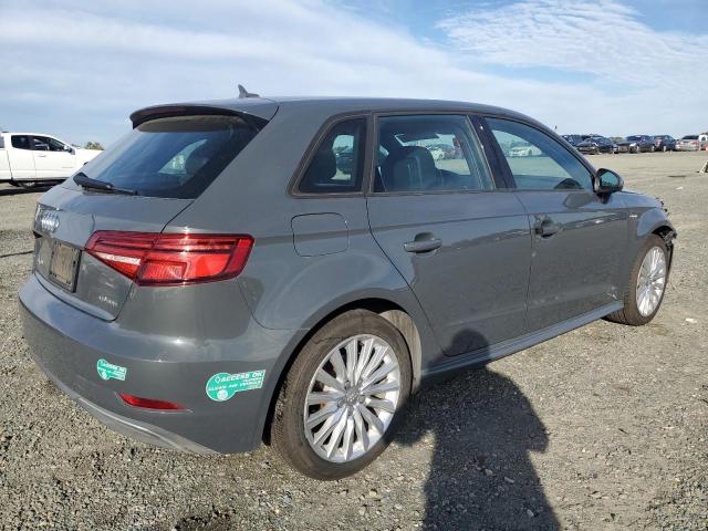 WAUUPBFF8HA043251 Audi A3 E-tron Premium