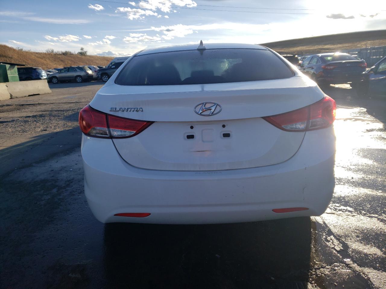 2012 Hyundai Elantra Gls vin: 5NPDH4AE8CH067173