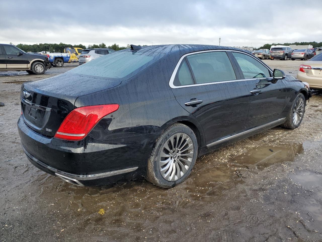 2017 Genesis G90 Premium vin: KMHG34JA4HU026850