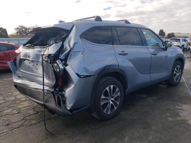 VIN 5TDHZRBH0NS173795 2022 Toyota Highlander, Xle no.3