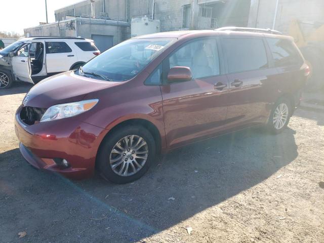 2012 Toyota Sienna XLE