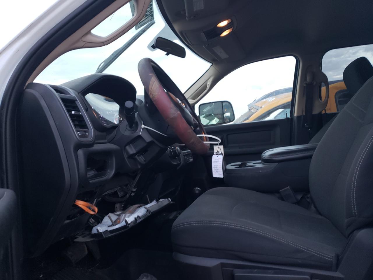 3C6UR5HJ3LG228289 2020 Ram 2500 Tradesman 3C6UR5HJ3LG228289 2020 Ram 2500 Tradesman