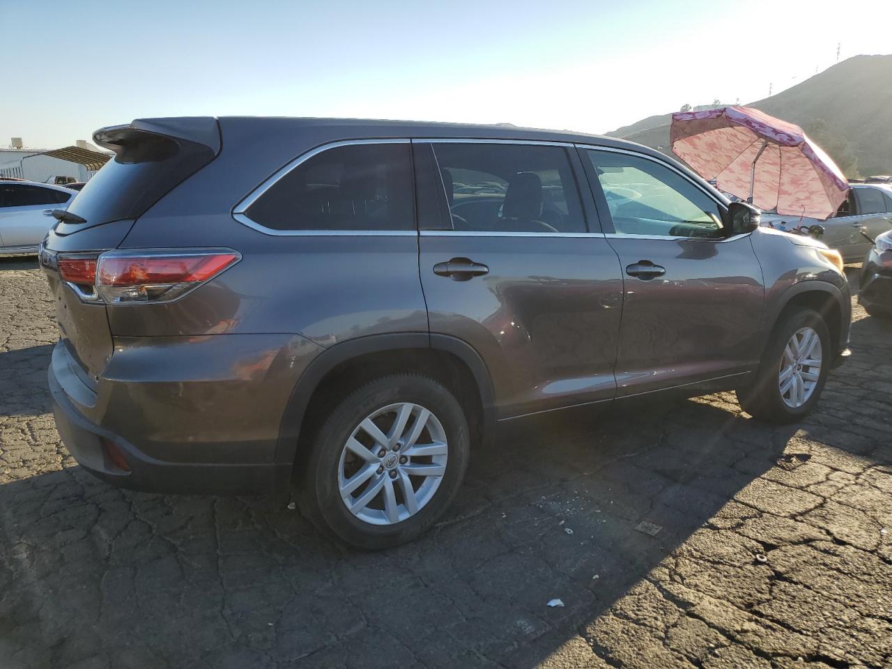 2014 Toyota Highlander Le vin: 5TDZARFH1ES006383