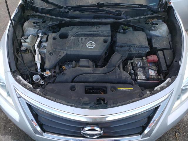 Седани NISSAN ALTIMA 2015 Сріблястий