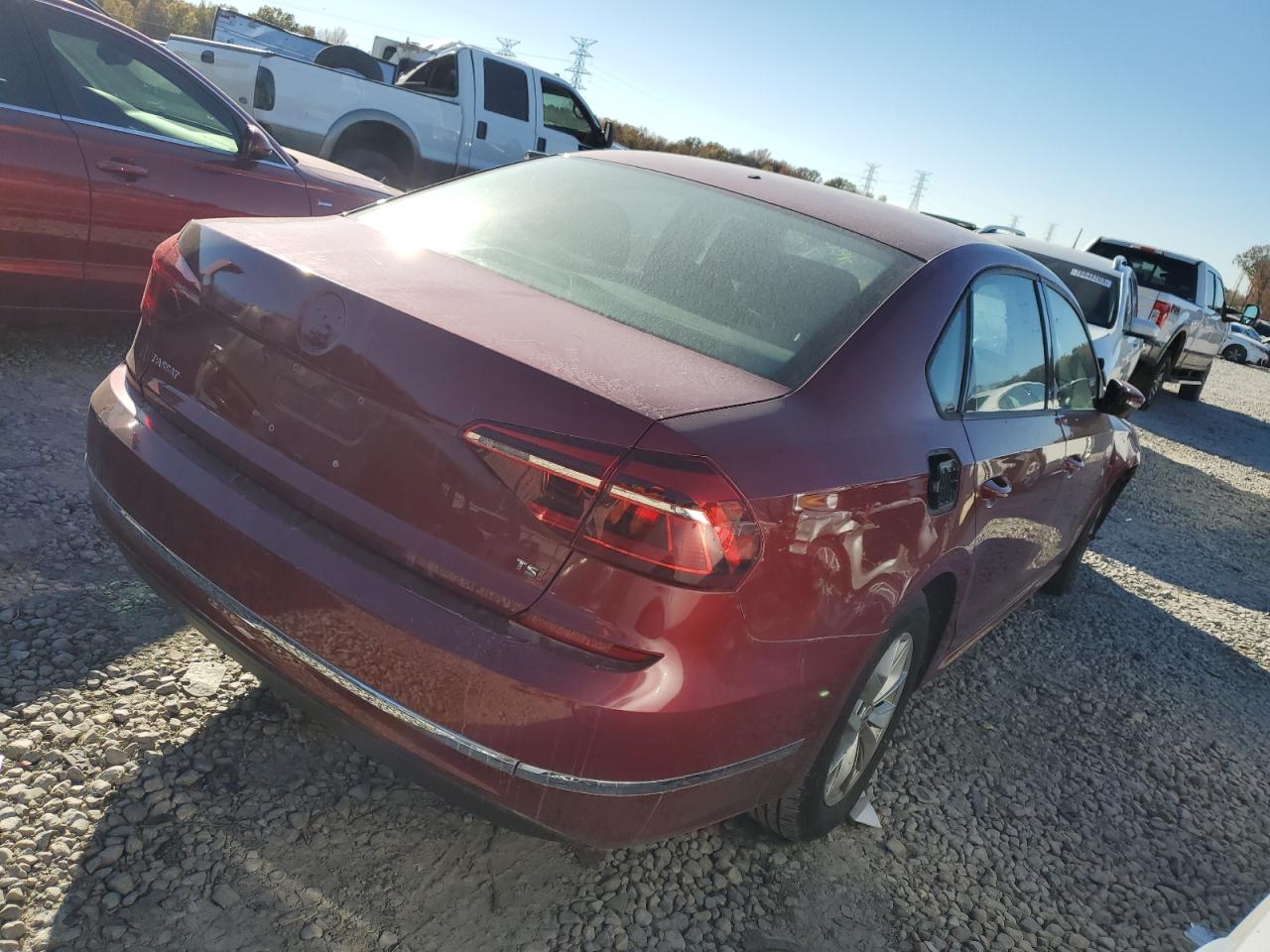 1VWAA7A34JC023491 2018 Volkswagen Passat S