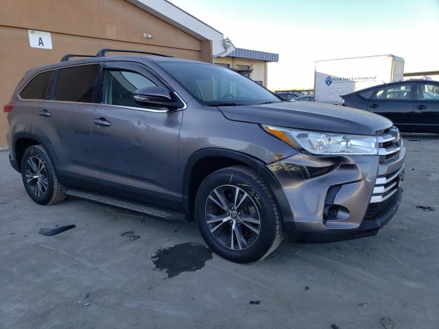 VIN 5TDZARFHXKS057621 2019 Toyota Highlander, LE no.4