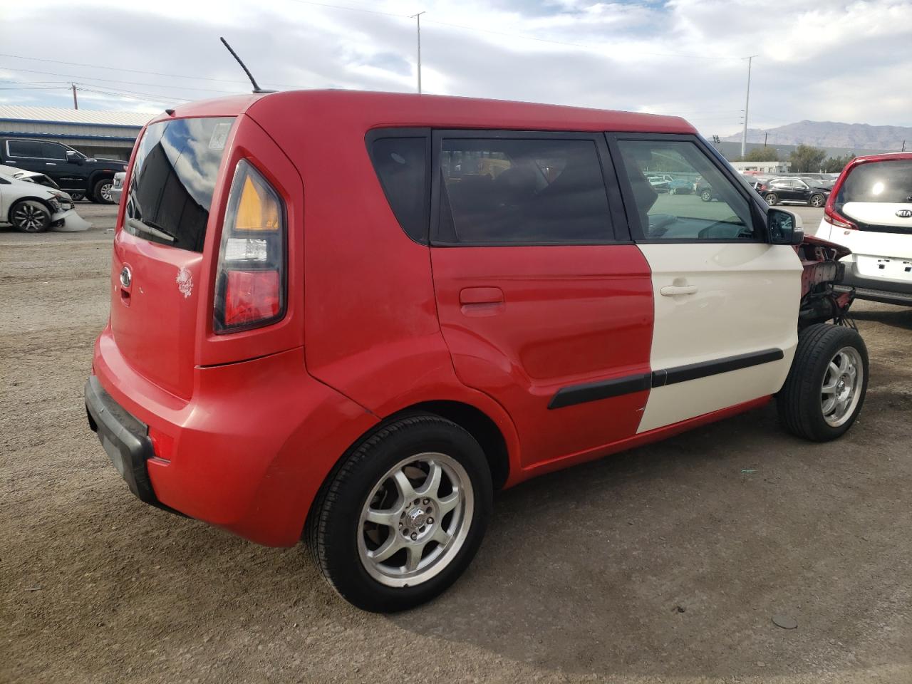 KNDJT2A21A7113455 2010 Kia Soul + KNDJT2A21A7113455 2010 Kia Soul +