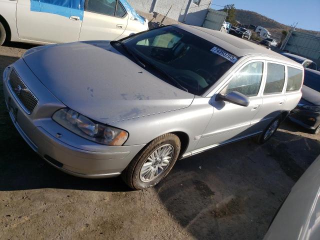 2005 Volvo V70 