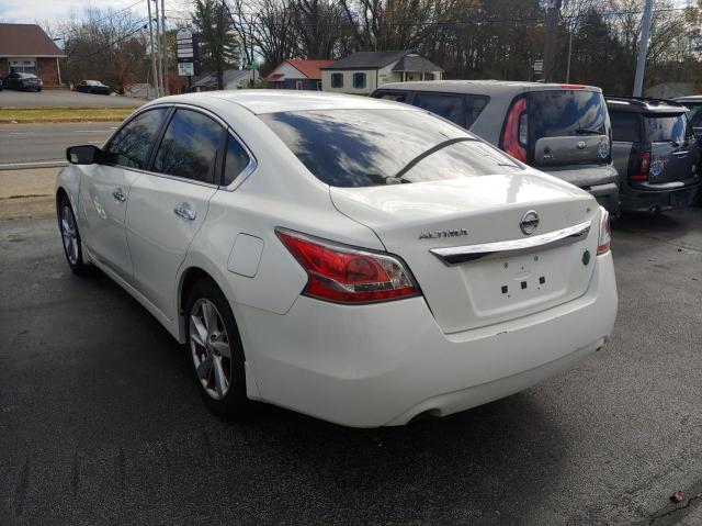 Седани NISSAN ALTIMA 2015 Білий