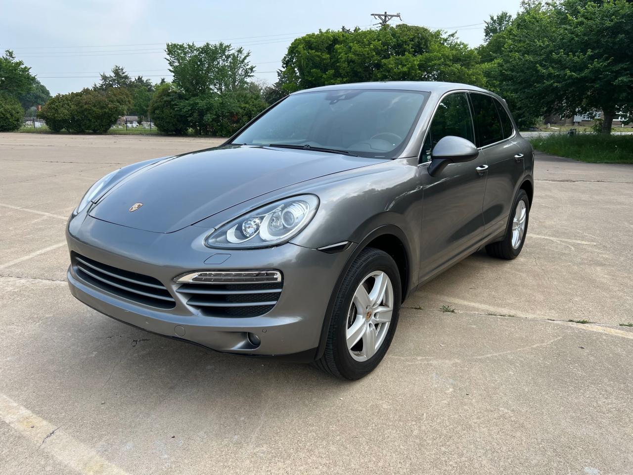 2013 Porsche Cayenne vin: WP1AA2A25DLA19711