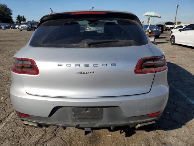 VIN WP1AA2A58JLB10932 2018 Porsche Macan no.6