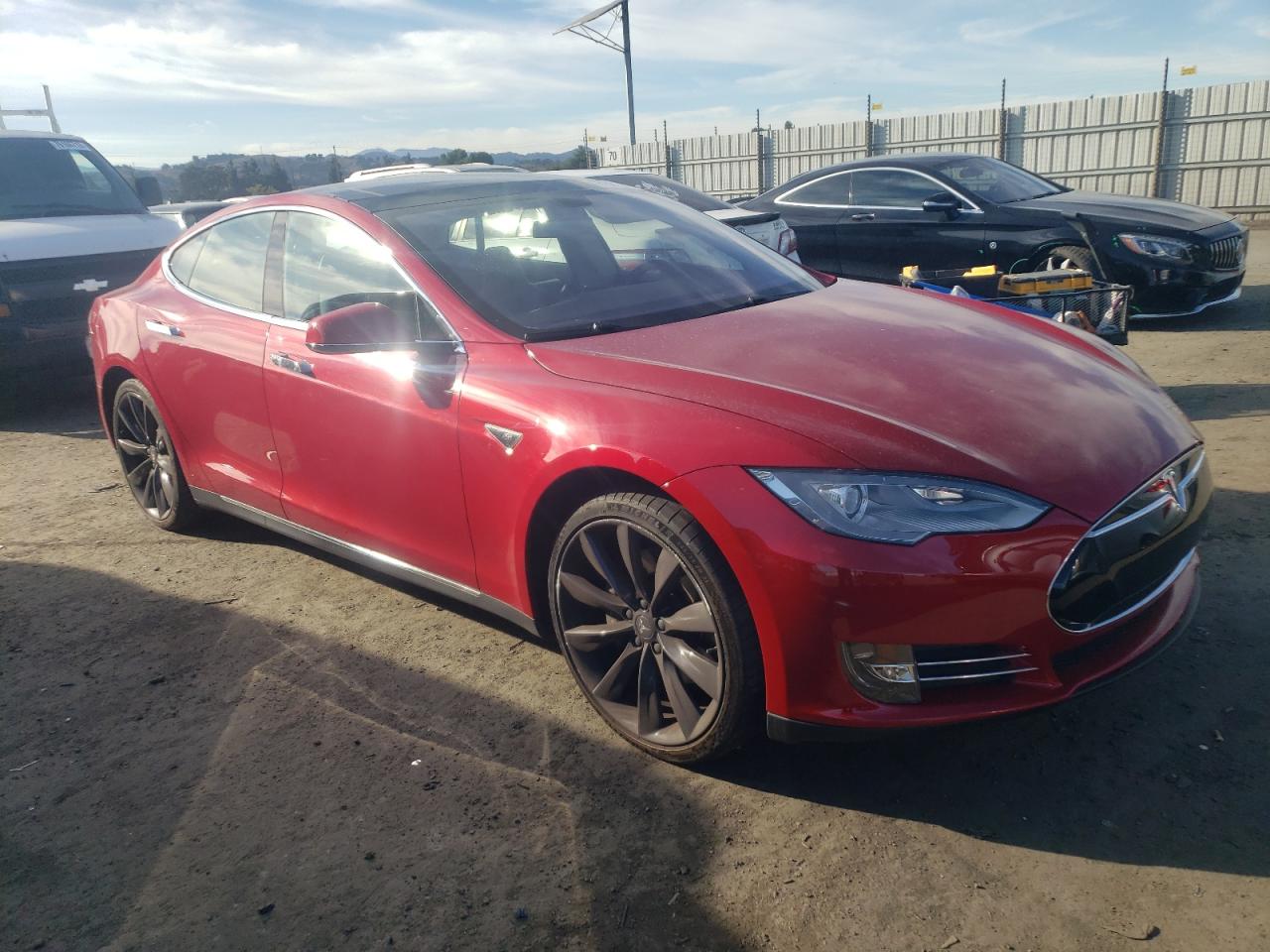 2014 Tesla Model S vin: 5YJSA1H12EFP37394