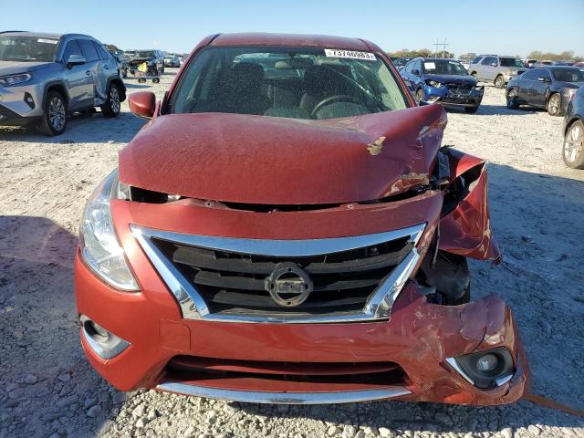  NISSAN VERSA 2017 Червоний