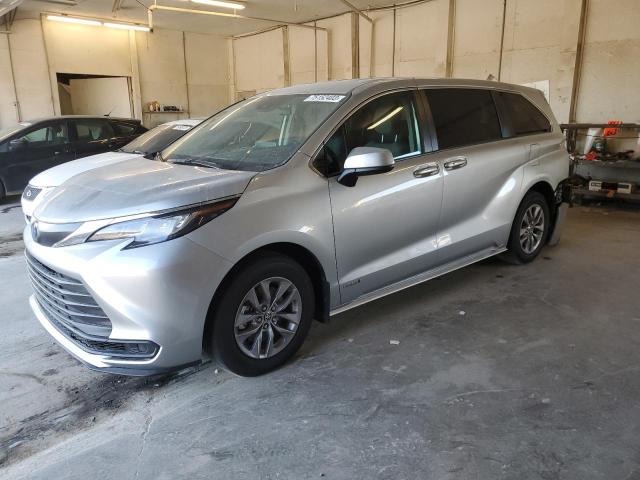 2021 Toyota Sienna LE