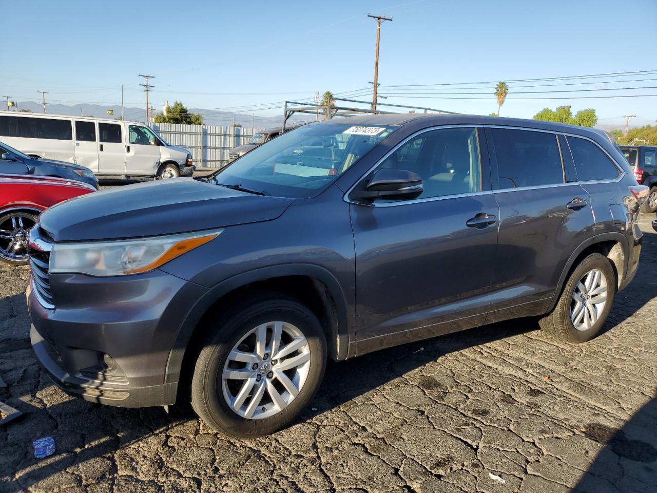 2014 Toyota Highlander Le vin: 5TDZARFH1ES006383