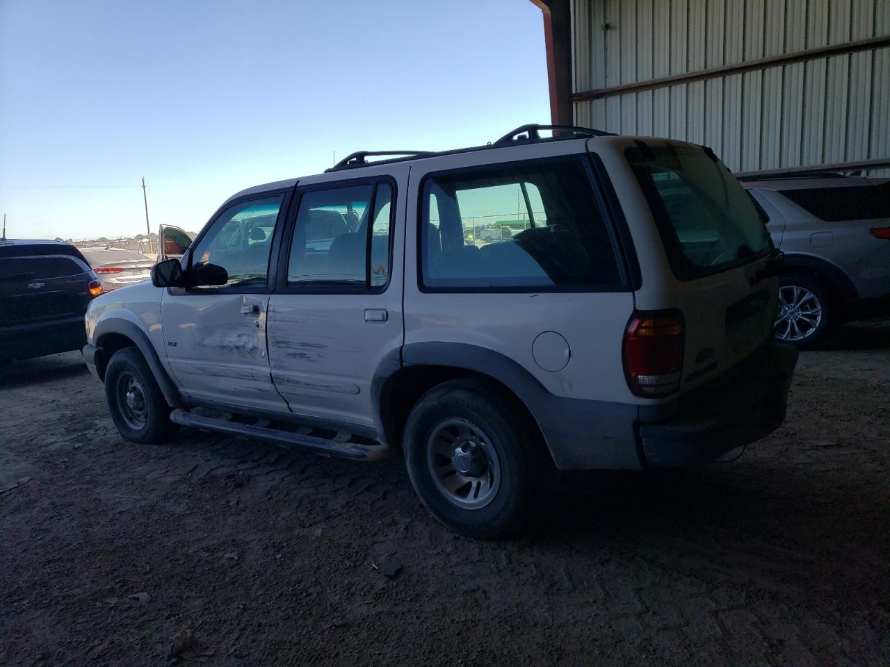 1FMZU32XXXUC85845 1999 Ford Explorer