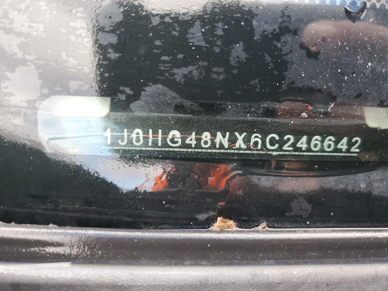 1J8HG48NX6C246642 2006 Jeep Commander