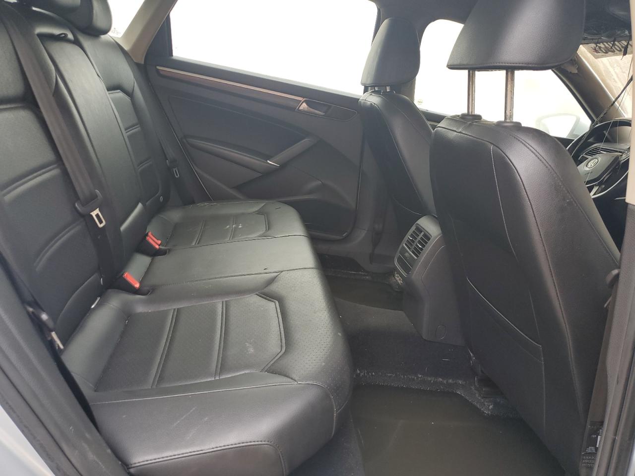 1VWMA7A31KC001012 2019 Volkswagen Passat Se R-Line