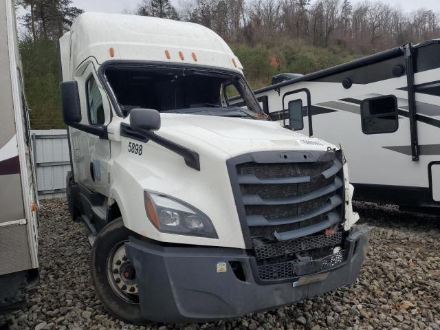 Lot #2452460829 2020 FREIGHTLINER CASCADIA 1 salvage car