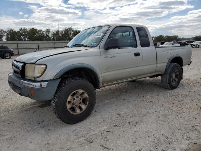 2000 Toyota Tacoma 