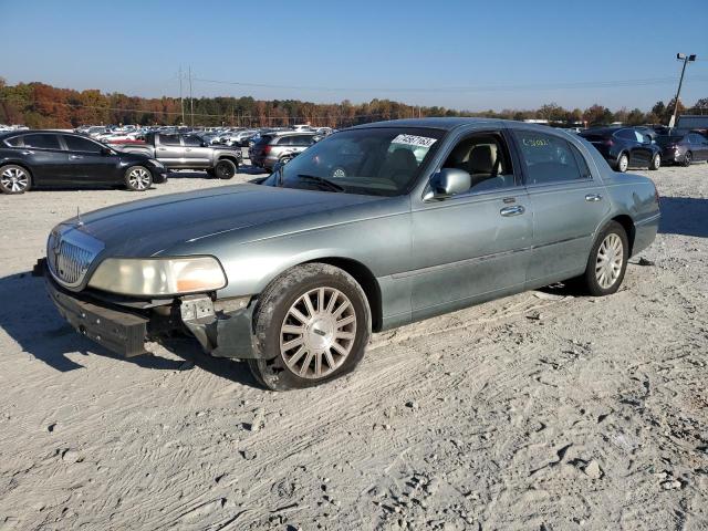 2004 Lincoln Town Car Executive